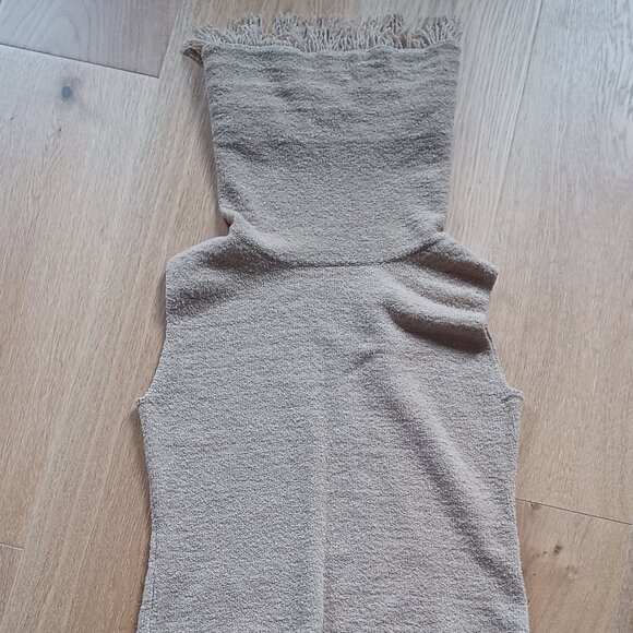 Fringes and bare arms for winter! Great texture & fit. - Picture 4 of 4